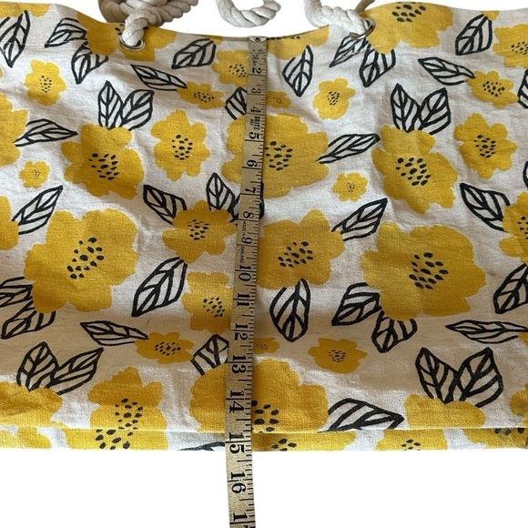 VERA NEUMANN CANVAS YELLOW FLOWER TOTE - Picture 6 of 14